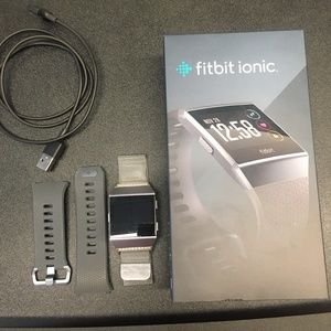 Fitbit Ionic w/silver and rhinestone band